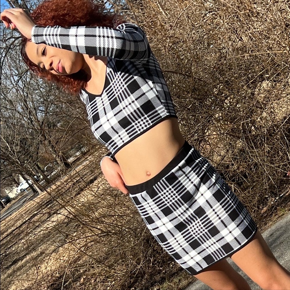 Black & white plaid cropped long sleeve shirt & skirt set.